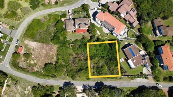 882 m² Land