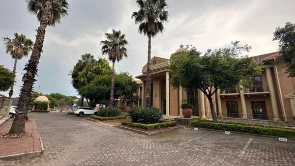 1 163 m² Office Space