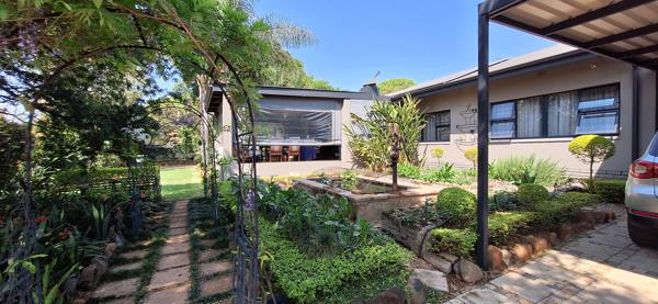 6 Bedroom House