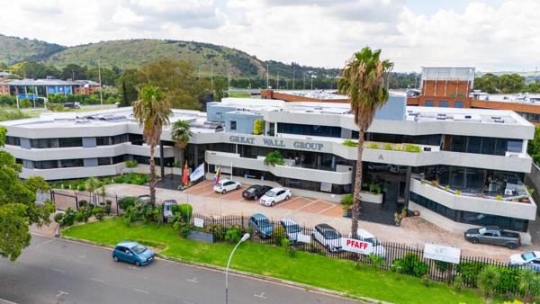 3 261 m² Office Space