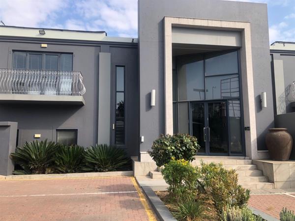 182 m² Office Space