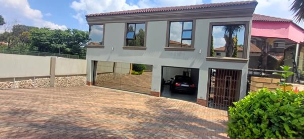 6 Bedroom House