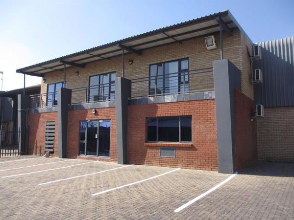 1 607 m² Industrial space