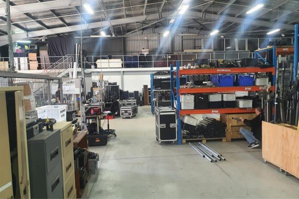 1 000  m² Commercial space