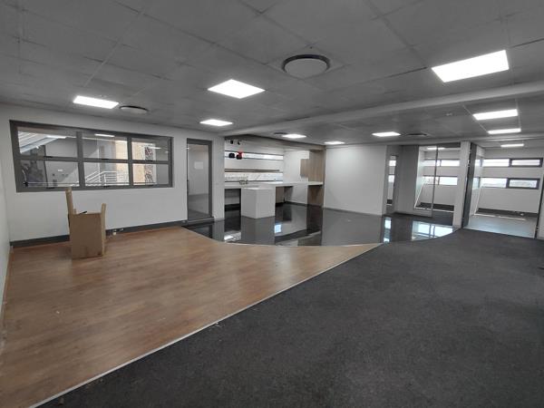 182  m² Commercial space