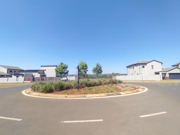 300 m² Land
