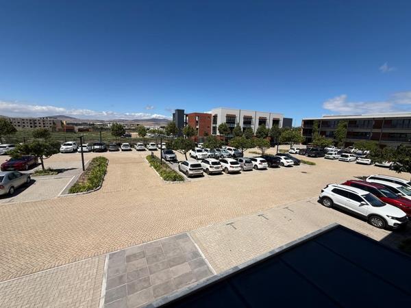 92  m² Commercial space