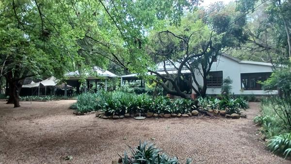 1 500  m² Commercial space