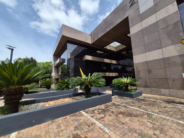 212  m² Commercial space