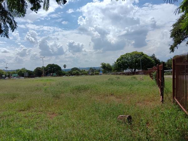 4 953 m² Land