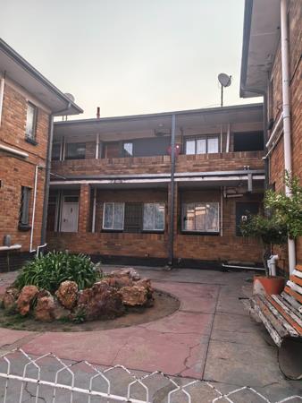 991 m² Commercial space