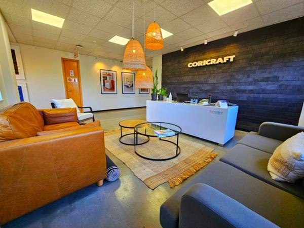 877 m² Commercial space