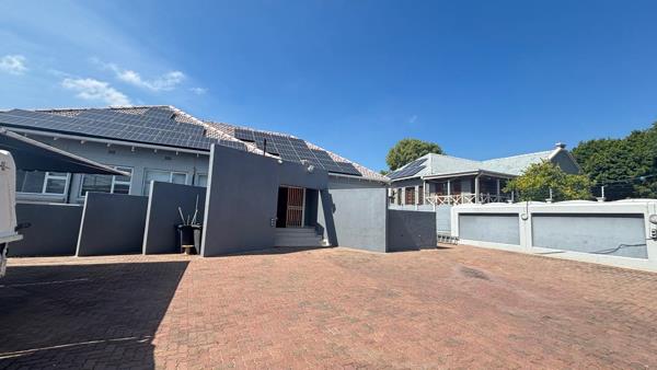 212  m² Commercial space