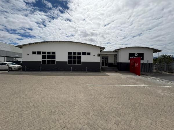 602  m² Commercial space
