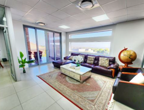253.3 m² Commercial space