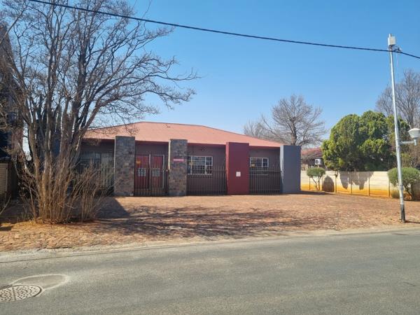 302  m² Office Space