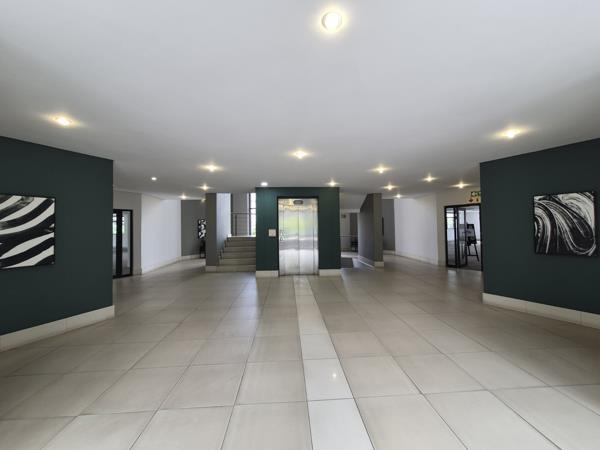 329  m² Commercial space