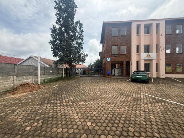 28  m² Commercial space