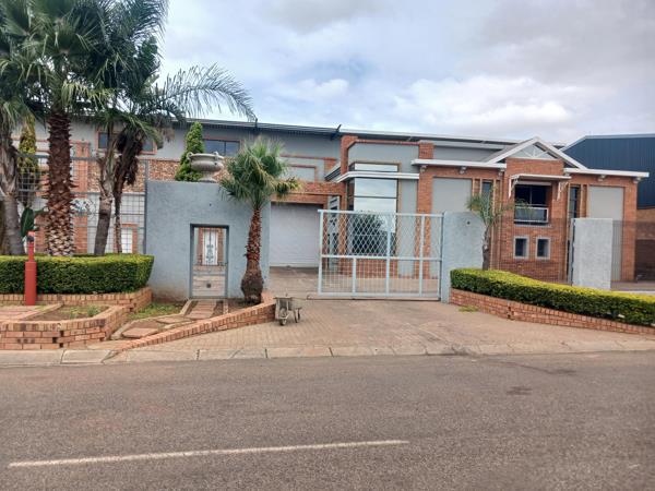 1 150  m² Industrial space