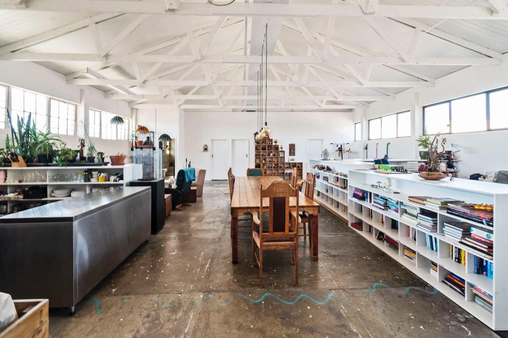 315 m² Commercial space