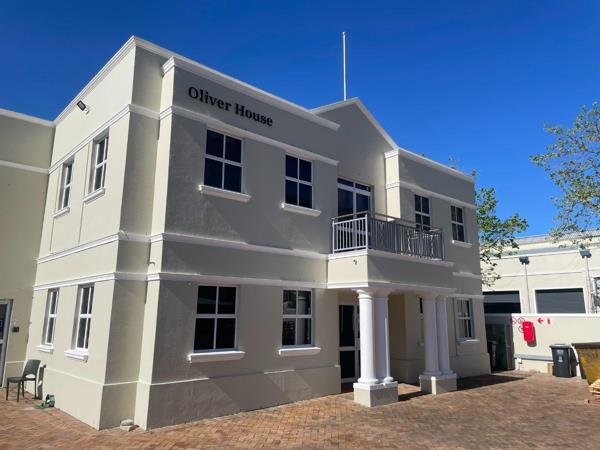 370  m² Office Space