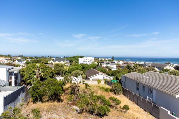 700 m² Land