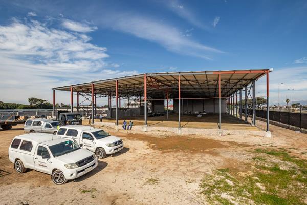 2 000  m² Retail Space