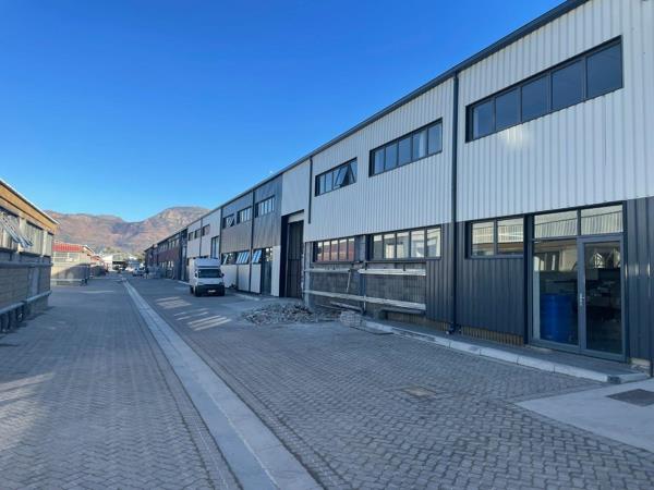 396  m² Industrial space