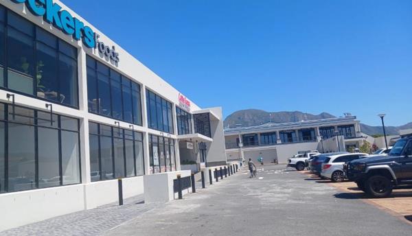 600 m² Office Space