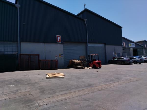 365  m² Industrial space