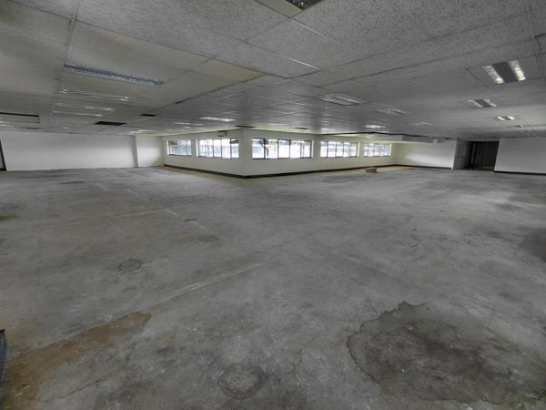 1 840  m² Commercial space
