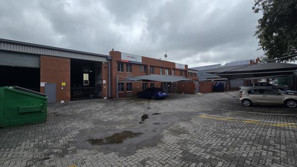 1 040  m² Industrial space