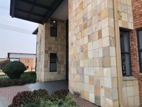 383  m² Office Space