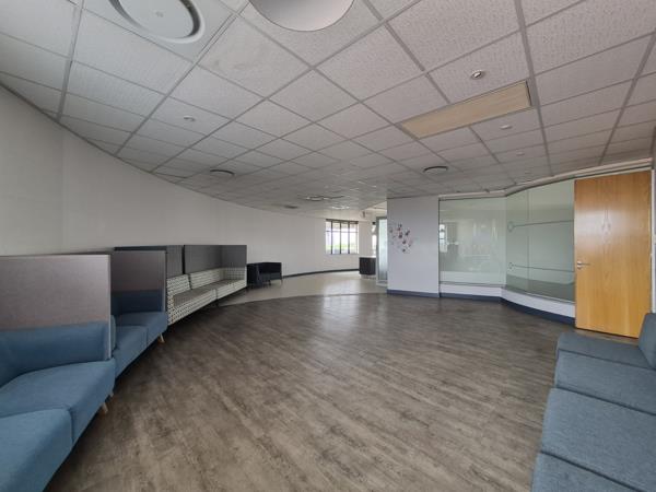 600  m² Commercial space