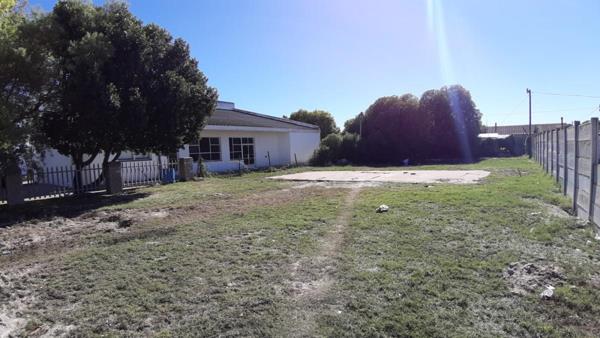 333 m² Land