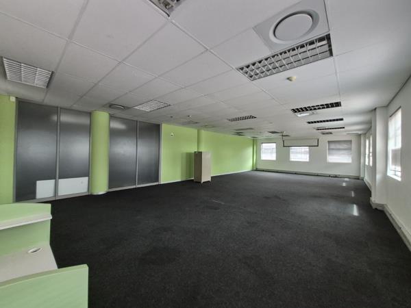 1 717  m² Commercial space