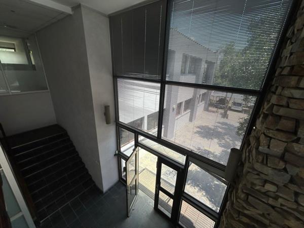 1 200  m² Office Space