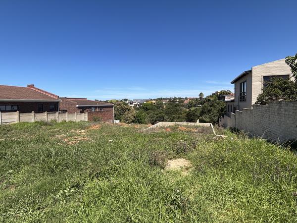 700 m² Land