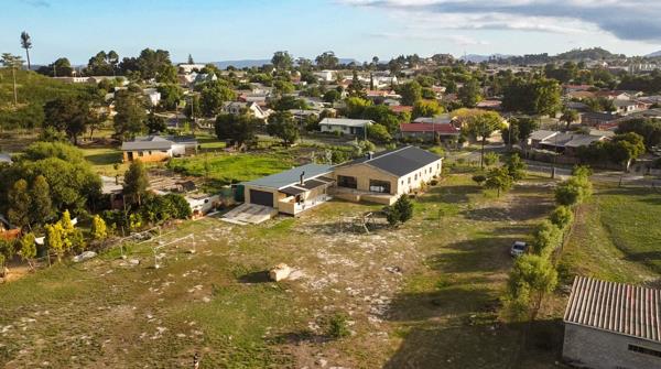 2 310 m² Land