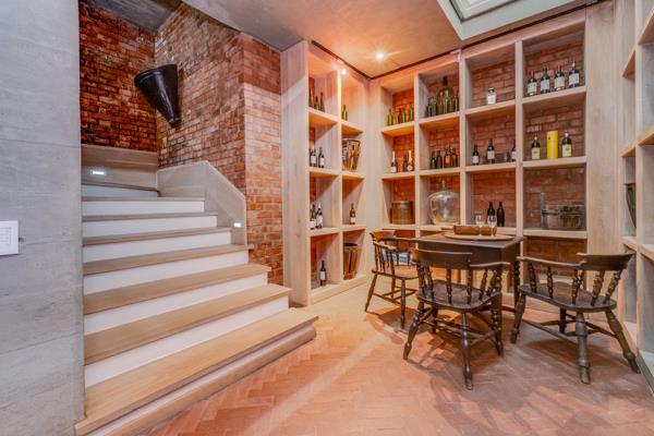 6 Bedroom House