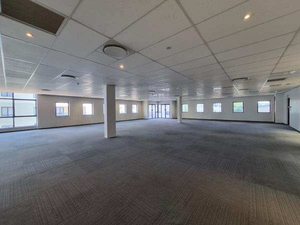 566  m² Commercial space