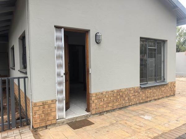 104  m² Commercial space