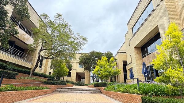 2 832  m² Office Space