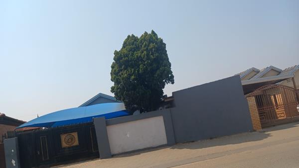 9 Bedroom House