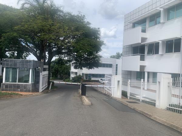 82  m² Commercial space