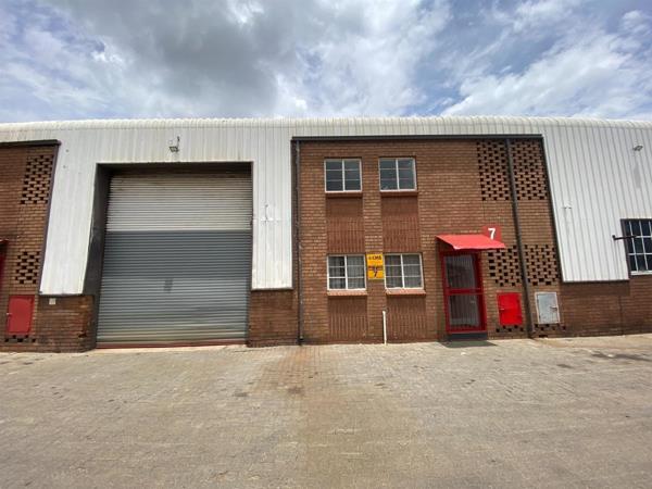 319  m² Industrial space