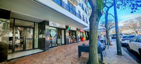 325  m² Retail Space