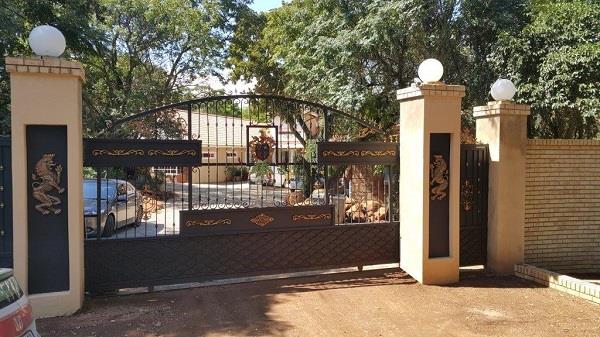 1 Bedroom Garden Cottage in Olivedale