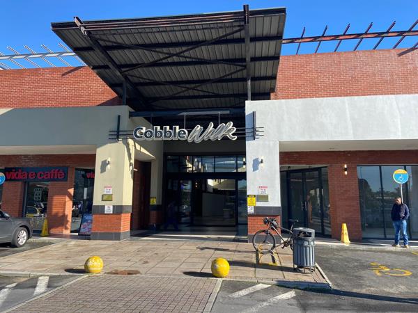 96  m² Retail Space