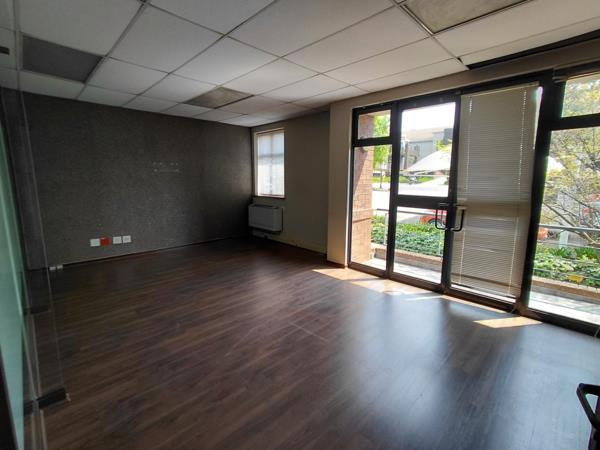 142  m² Commercial space